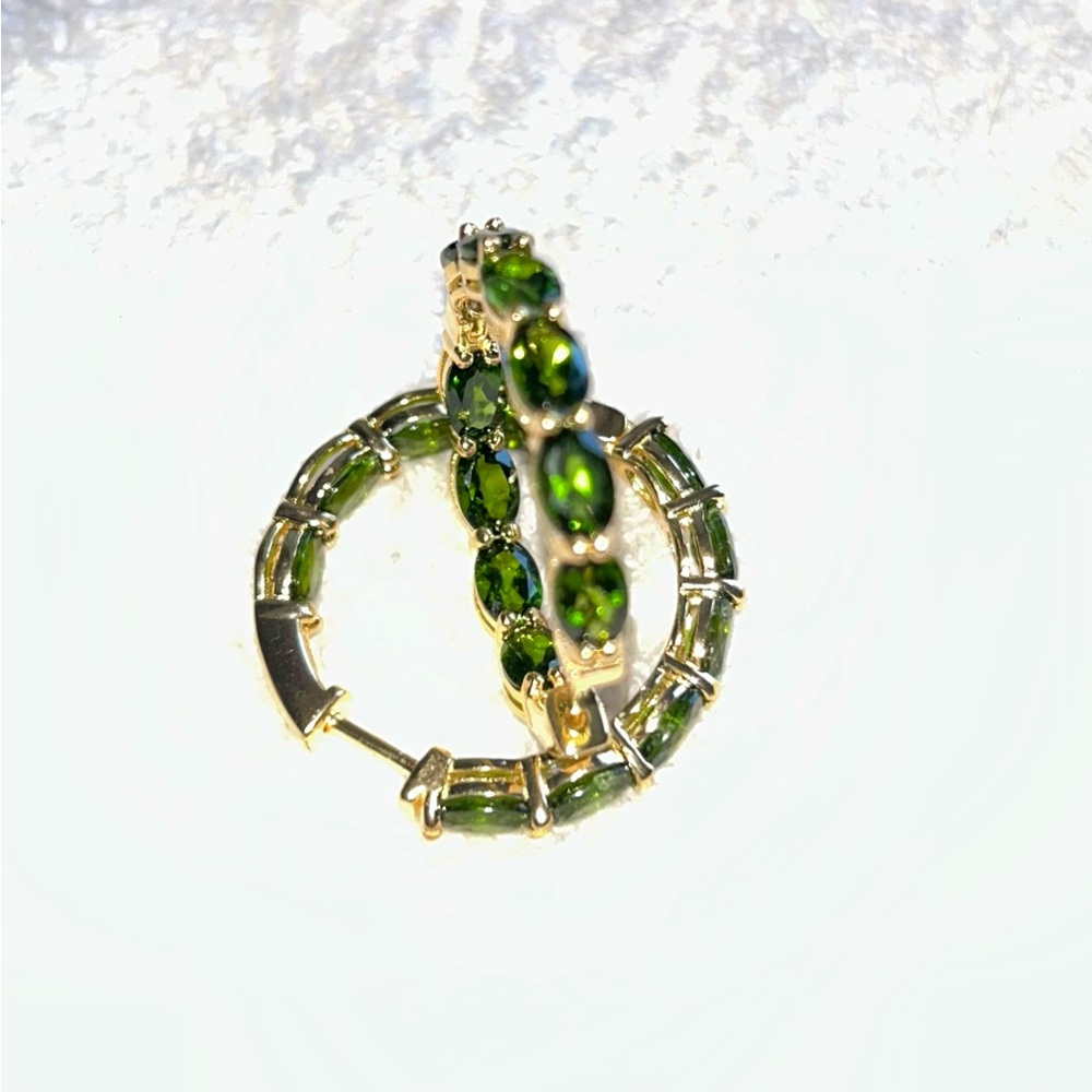 Green Diopside hoop earrings - Picture 4 of 7